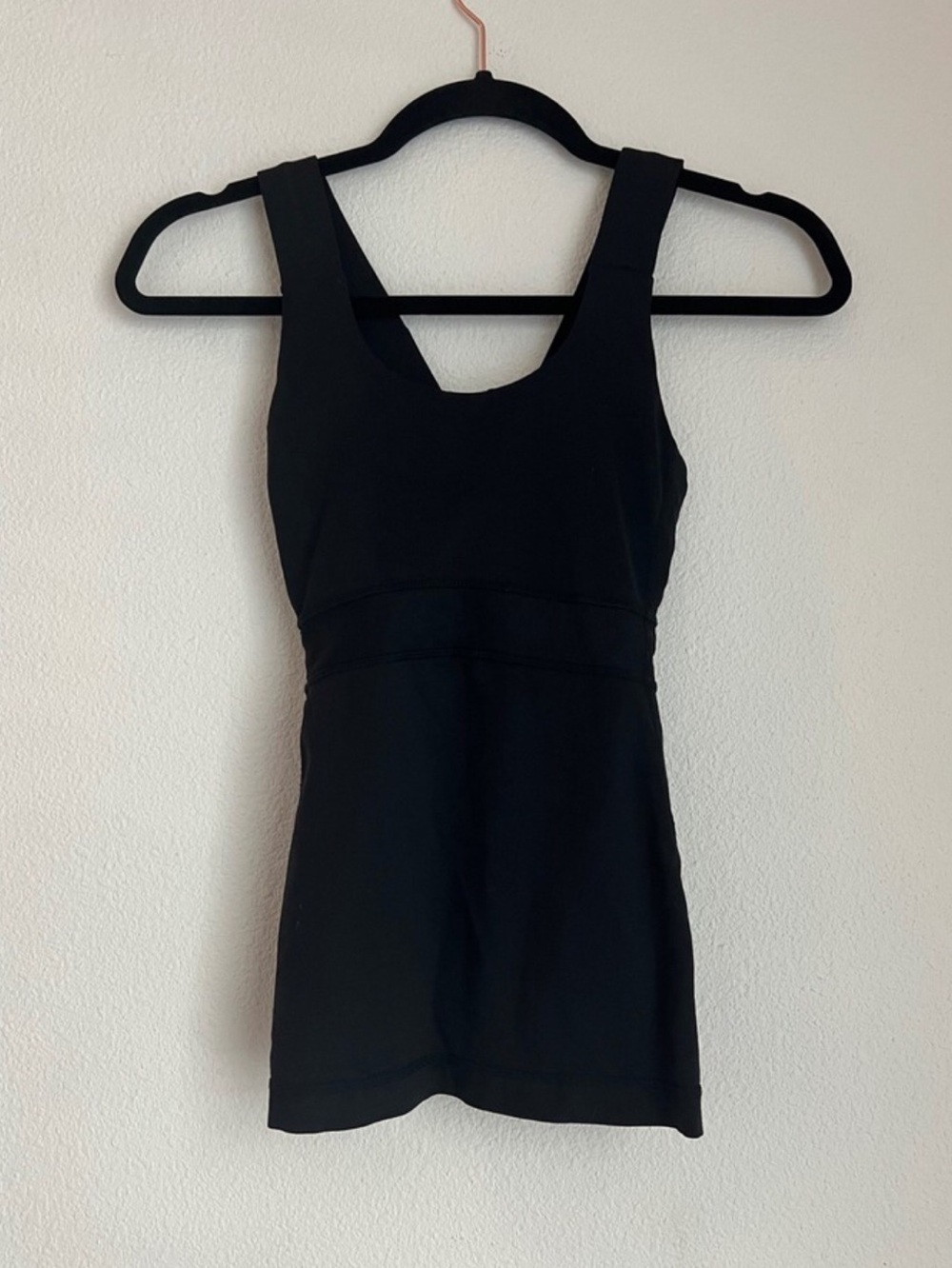 Black Sleeveless Athletic Tank Top